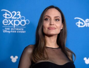 Angelina Jolie: età, altezza, biografia, filmografia e figli, contatti Facebook, Instagram e pagina Wikipedia